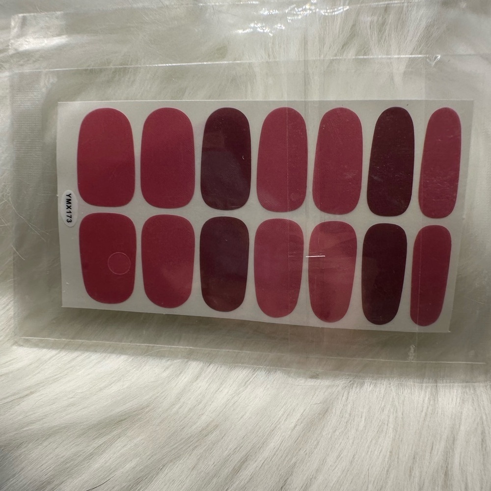 🩷5/$10 Red Nail Wraps Set